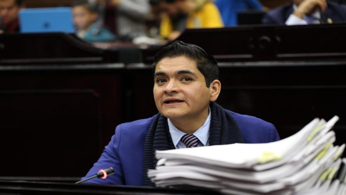 Nuevos impuestos y deuda no resuelven la situación económica de Michoacán: Arturo Hernández Vázquez