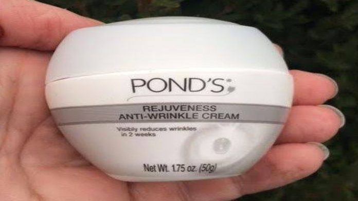 Mujer termina en coma tras usar crema Pond´s