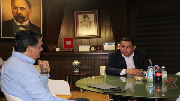 Evalúa Víctor Manríquez proyecto para disposición final de residuos en Uruapan