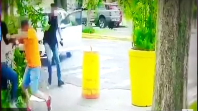 Video: mujer que fue apuñalada y atropellada por su esposo frente a casa Jalisco pidió ayuda 16 veces