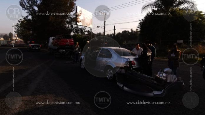 Carambola entre cinco autos deja daños materiales en la Morelia-Zinapécuaro