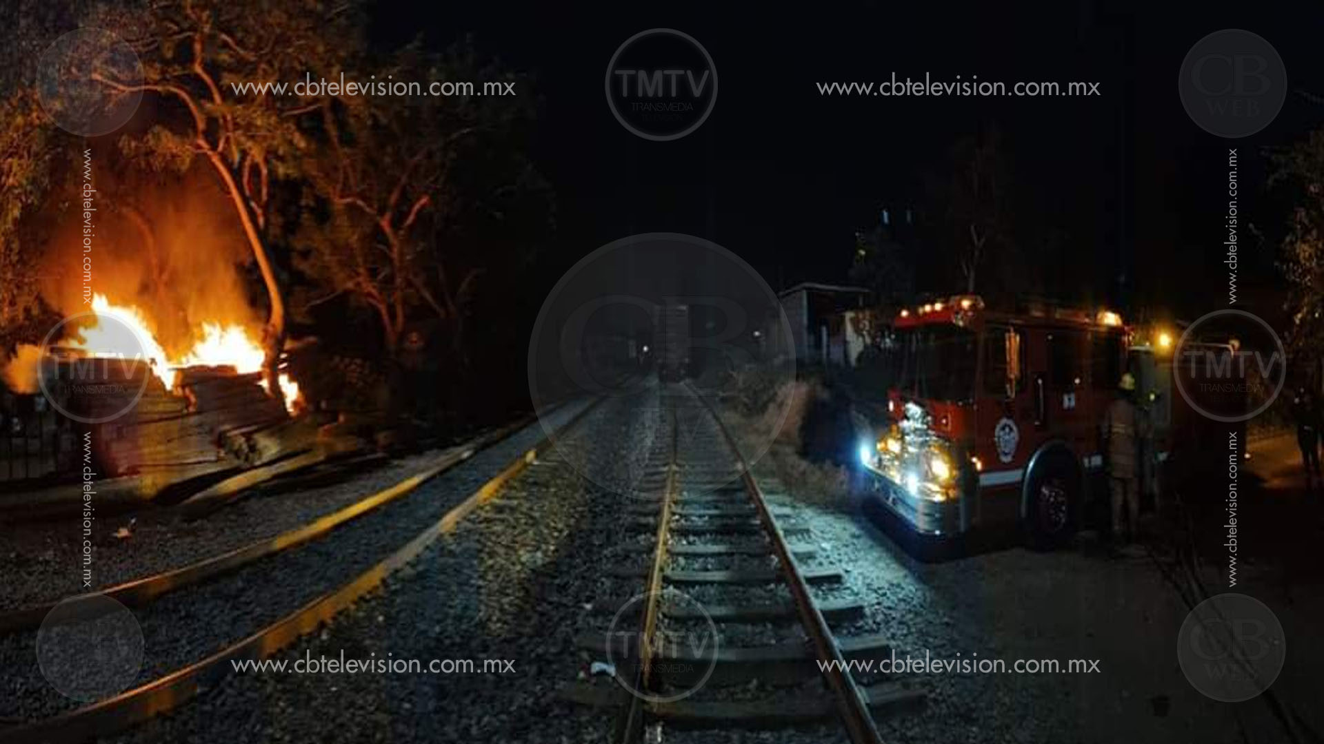 Queman durmientes apilados a lado de las vías férreas de Caltzontzin Queman durmientes apilados a lado de las vías férreas de Caltzontzin