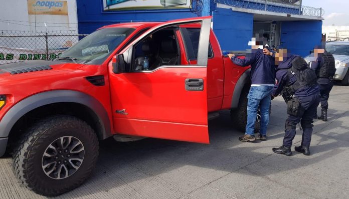 Una camioneta fue asegurada por elementos de la policía Michoacán l