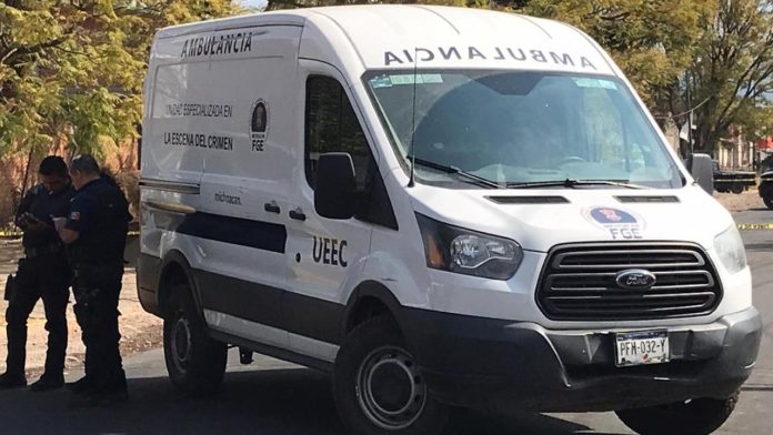 Lo asesinan a balazos y abandonan en un predio de Jacona