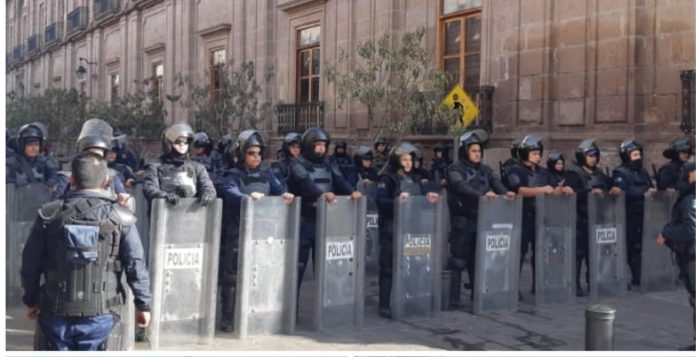 Implementa SSP dispositivo de vigilancia ante manifestación en el Centro de Morelia 