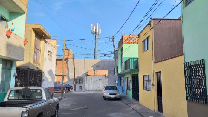 Colocan antena en la colonia Industrial sin el consentimiento de vecinos