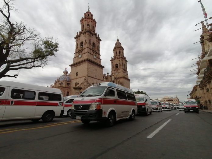 Transportistas toman el primer cuadro de la capital michoacana