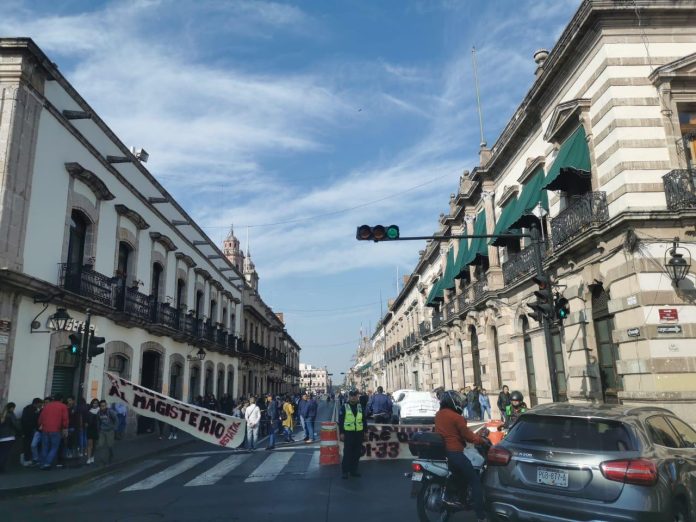 Despliega SSP dispositivo de vigilancia, en las inmediaciones del Congreso del Estado