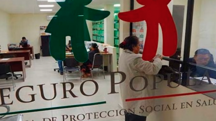 ¡A tribunales el futuro de ex trabajadores del Seguro Popular!