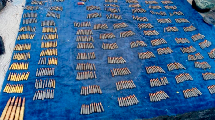 Caen siete sicarios con armas cartuchos y vehículos en Tepalcatepec