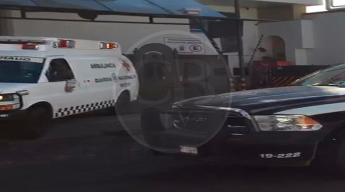 Arriban policías heridos a hospital de Uruapan tras enfrentamiento en Tiamba