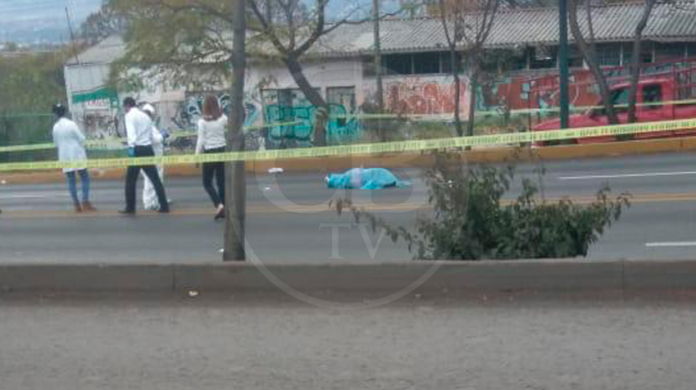 Vehículo atropella y mata a un adulto mayor en la salida a Quiroga