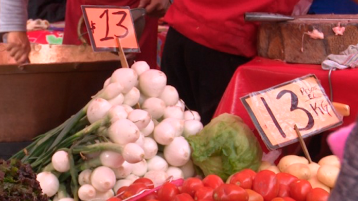 Comerciantes afectados por el aumento de insumos en sus productos