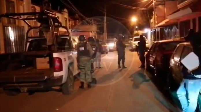 Sicarios rafaguearon camioneta y lesionaron a tres personas en Santa Bárbara
