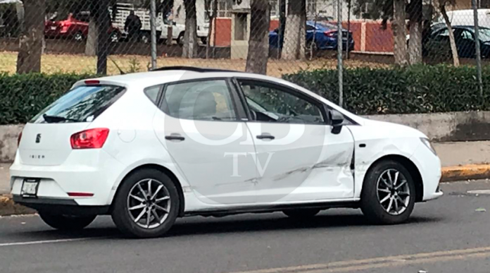 Colisionan dos autos en la avenida Ventura Puente