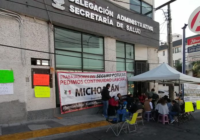 Autoridades no dan solución a extrabajadores del extinto Seguro Popular