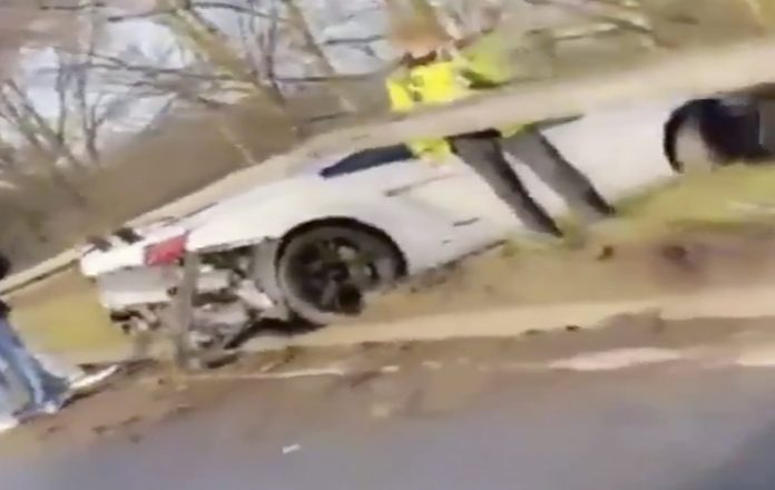 Portero del Manchester United choca auto de 4 millones de pesos