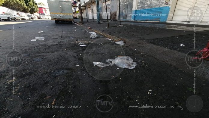 Avenida Lázaro Cárdenas inicia el año con grandes cúmulos de basura