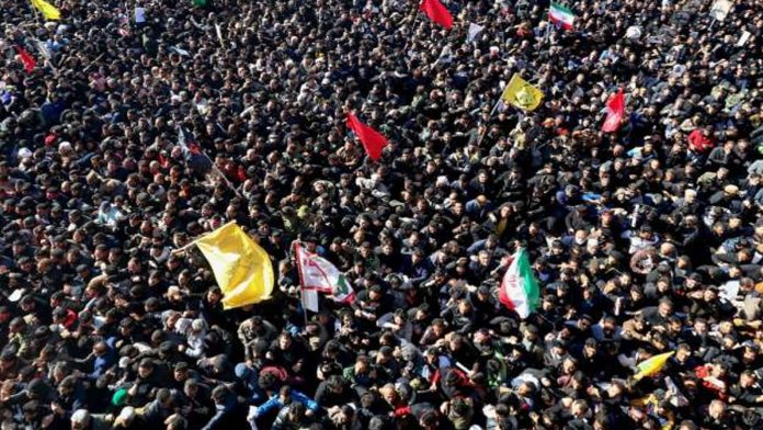 Video: 56 muertos tras estampida durante funeral de general Soleimani