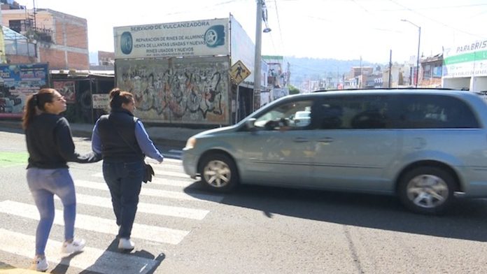Otro cruce peligroso en Morelia, avenida Solidaridad con Morelos Sur