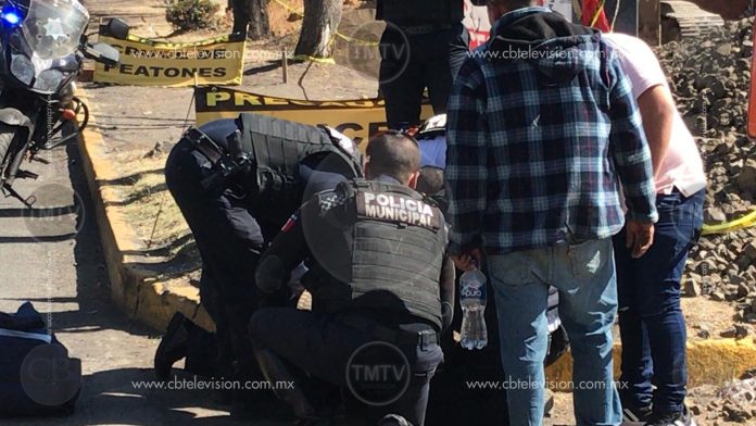Mujer se desvanece en Madero Poniente tras descender de la combi