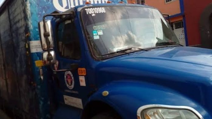 México: Tres hombres roban camión de cerveza