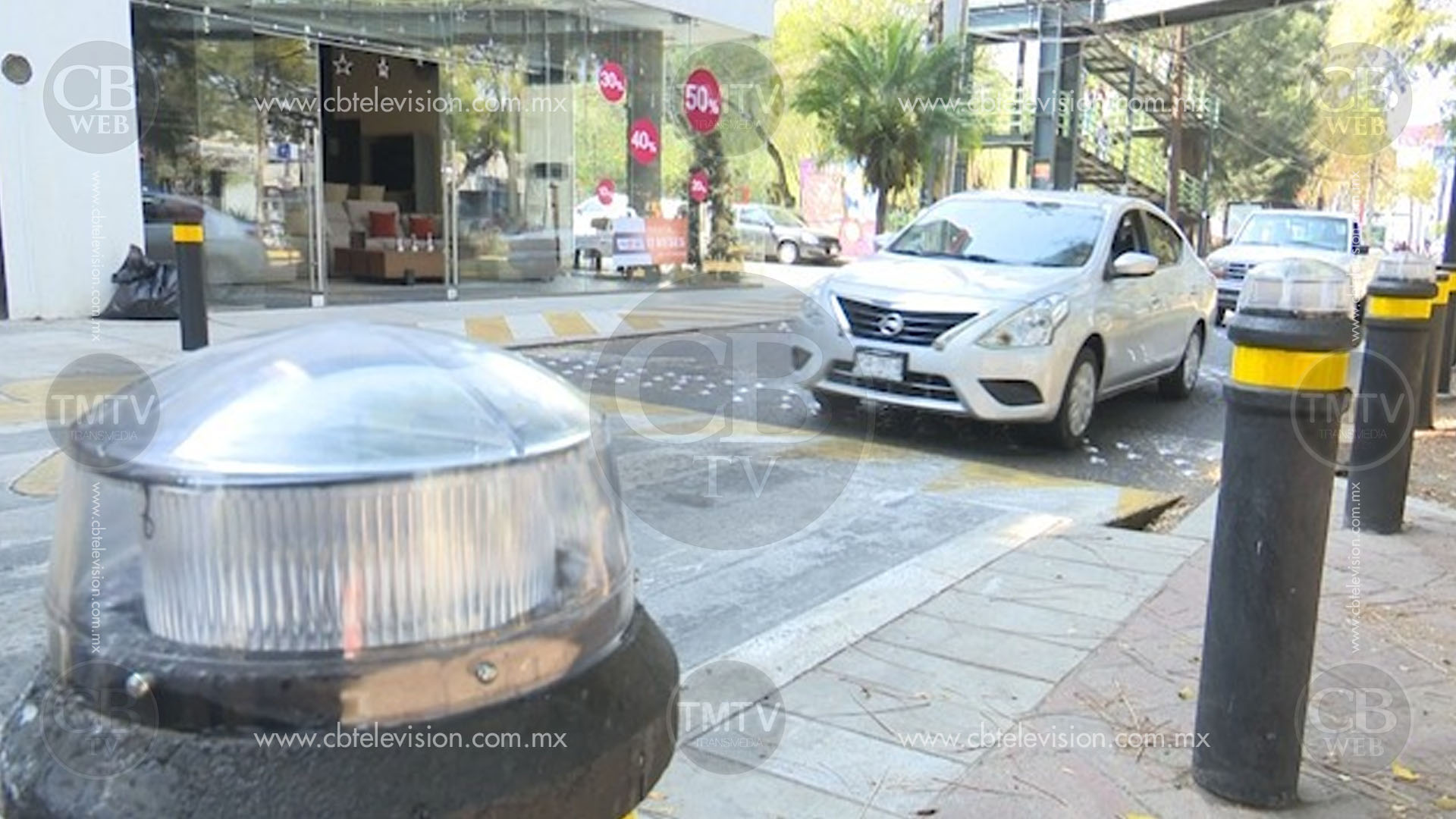Automóviles respetan el “Tope de la muerte” solo porque colocaron más señalizaciones Automóviles respetan el “Tope de la muerte” solo porque colocaron más señalizaciones