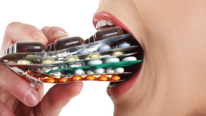 ¡Cuidado con automedicarte! Conoce los riesgos para tu salud