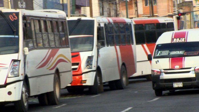 ¡El mismo problema de siempre! Tremendo tráfico en la zona del Monumento