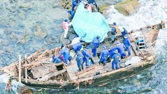Encuentran barco “fantasma”; sus tripulantes eran cabezas y esqueletos humanos