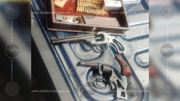 Arrestan a dos con armas y cartuchos en Morelia