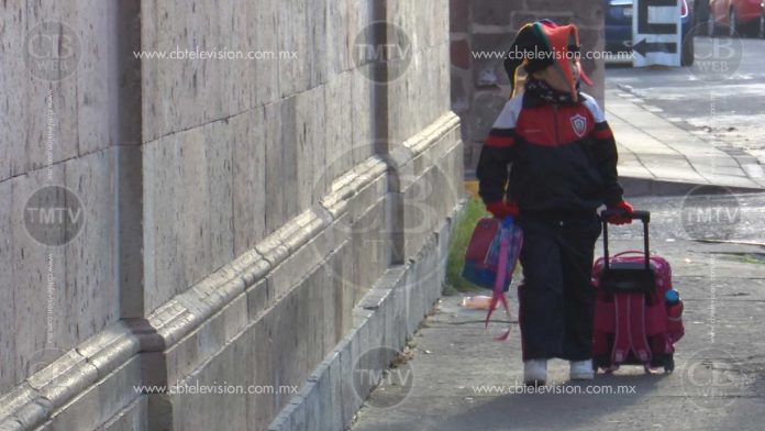 Educación básica mantiene horarios de invierno; continúan Frentes Fríos en Michoacán