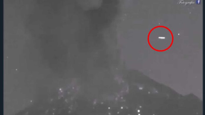 ¿Qué era lo que sobrevoló el Popocatépetl? En Twitter aseguran que es un OVNI