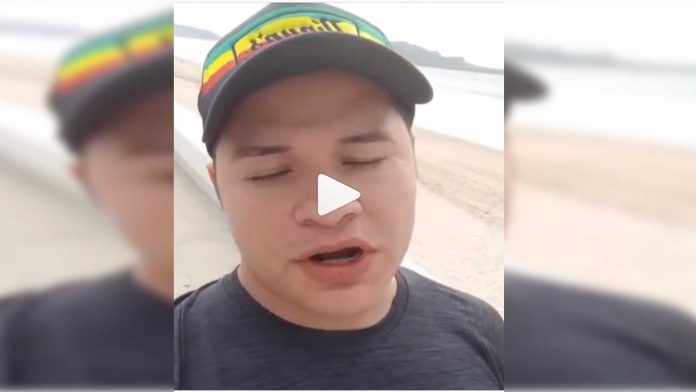 Video: Indigente golpea a vocalista de “Los Recoditos”