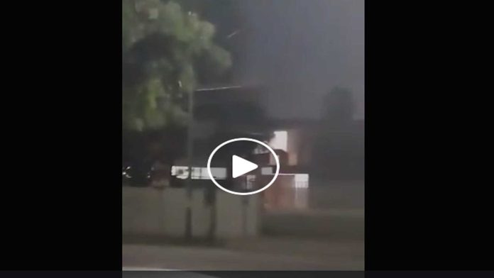 Video: Captan a supuesta “bruja” en una escuela de Querétaro