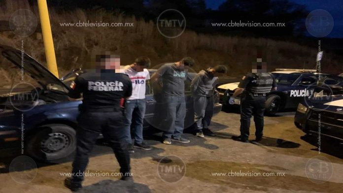 GN arresta a tres con drogas y una pistola en la siglo XXI