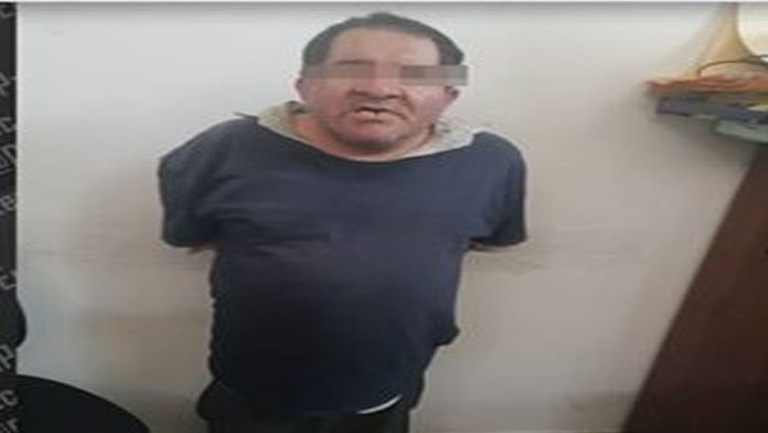 México: Sorprenden a hombre abusando de un niño en los baños del IMSS