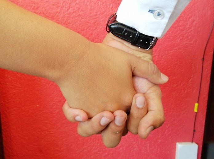 Durante San Valentín las personas buscan pareja por miedo a la soledad; asegura experto