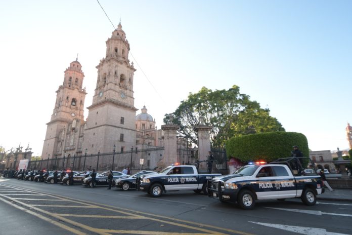 Entrega Raúl Morón patrullas para el fortalecimiento de la policía municipal