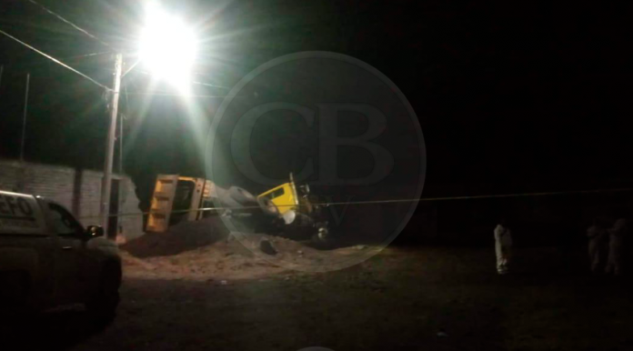 Camión de volteo aplasta a un anciano en San Isidro Itzícuaro