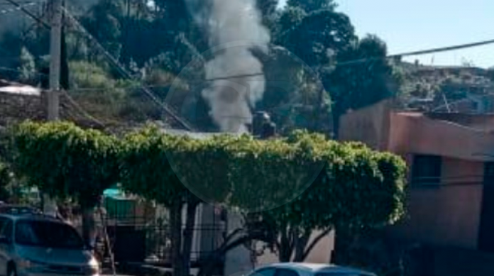 Bomberos sofocan vivienda, temían que alcanzara el Templo de San Pablo