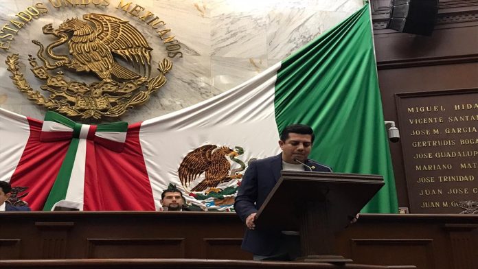 Escobar Ledesma busca limitar gastos del Ejecutivo Estatal en comunicación social