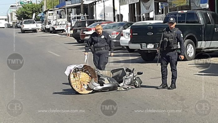 Atropellan a motorizado repartidor de bolillo en Lázaro Cárdenas
