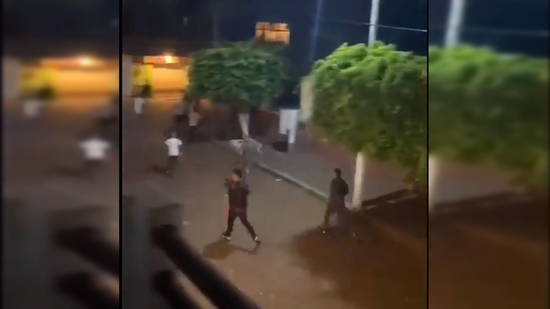 Video: Arrestan a una veintena de jóvenes por lanzarle “huevos” a la policía de Ziracuaretiro Video: Arrestan a una veintena de jóvenes por lanzarle “huevos” a la policía de Ziracuaretiro