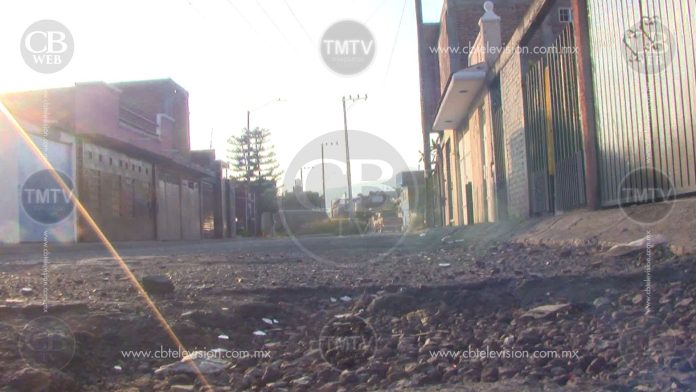 Continúan con problemas de bacheo en la colonia Villas del Real