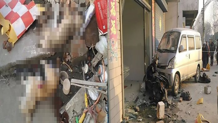 Hombre que mataba perritos muere luego que el dueño de uno lo atropellara