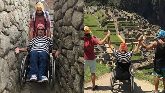 Amistad es: Cargó a su amigo en silla de ruedas durante horas para llegar a la cima de Machu Picchu