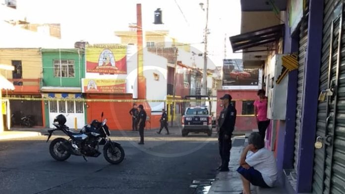 Rafaguean negocio de cervezas en Zamora; saldo un muerto y un herido
