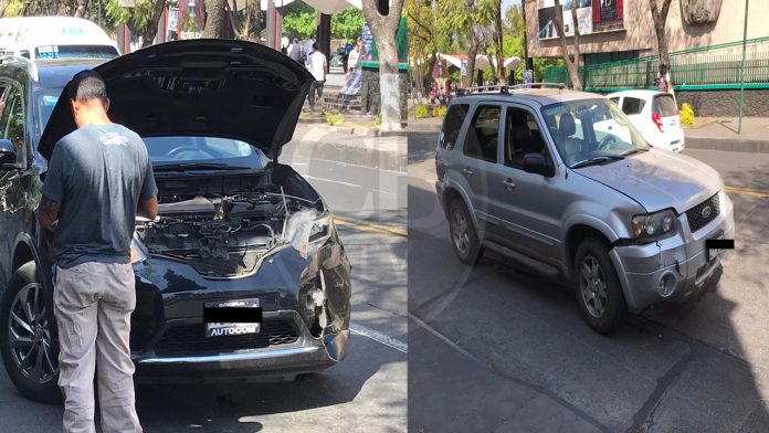 Choque entre dos camionetas a la altura del IMSS de Madero Poniente