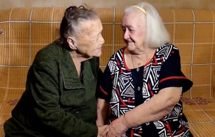 Dos hermanas separadas en la Segunda Guerra Mundial, se reencuentran 78 años después